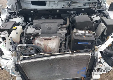 2016 Toyota Rav4 Xle z USA, uszkodzony, nr VIN 2T3RFREV1GW423223